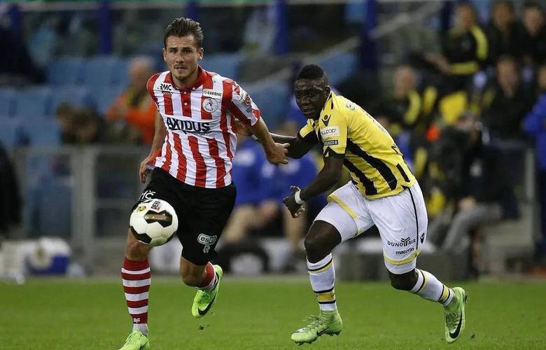 更揭示了球 更揭示了球