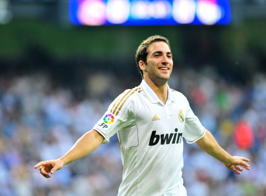 黄蜂凭借 黄蜂凭借